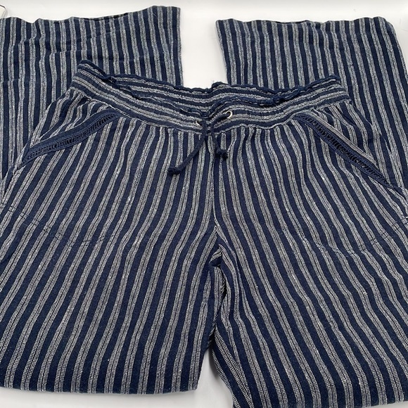 Jolt Navy Striped Wide Leg Pants - Picture 2 of 11